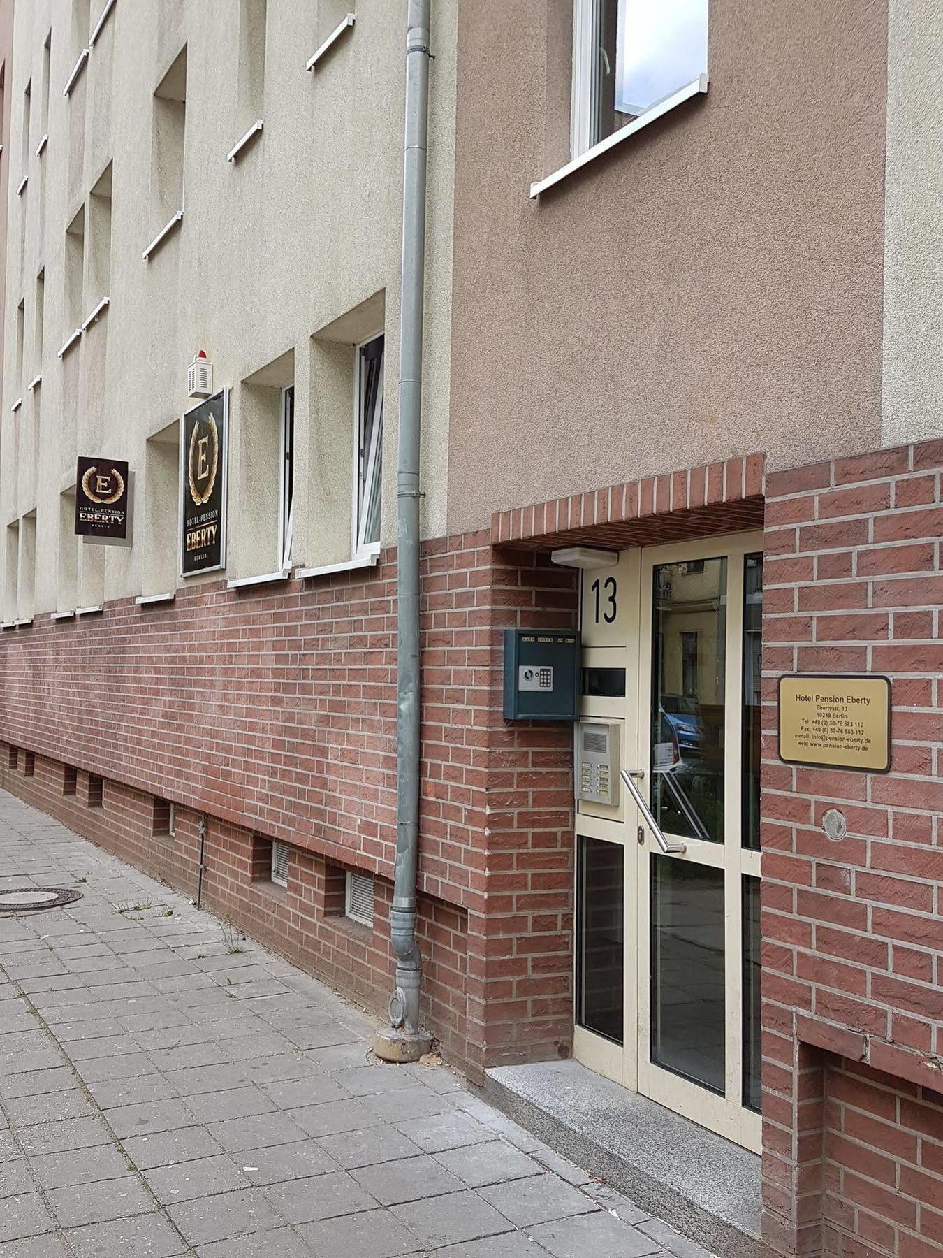 Hotel Pension Eberty Berlin Exterior photo